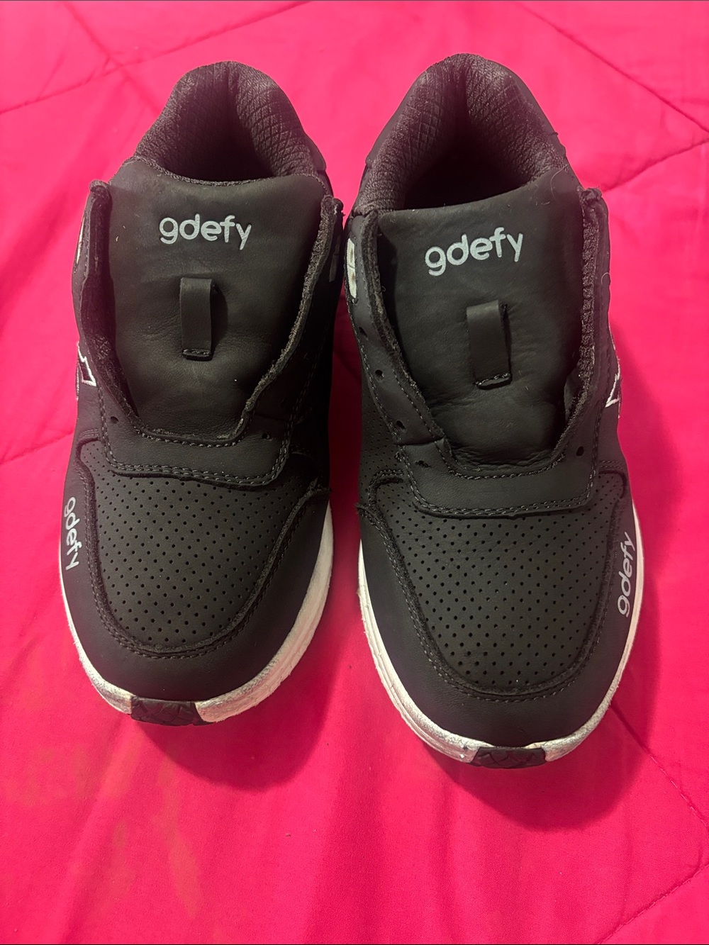 Gdefy Black Lightweight Sneakers